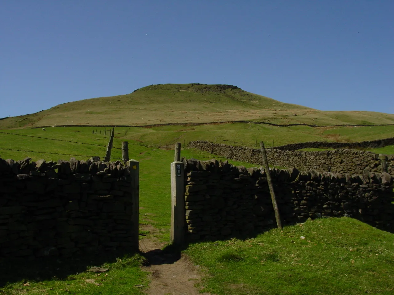 06-167 050506 View  towards Shutlingsloe from above Wildboarclough.jpg