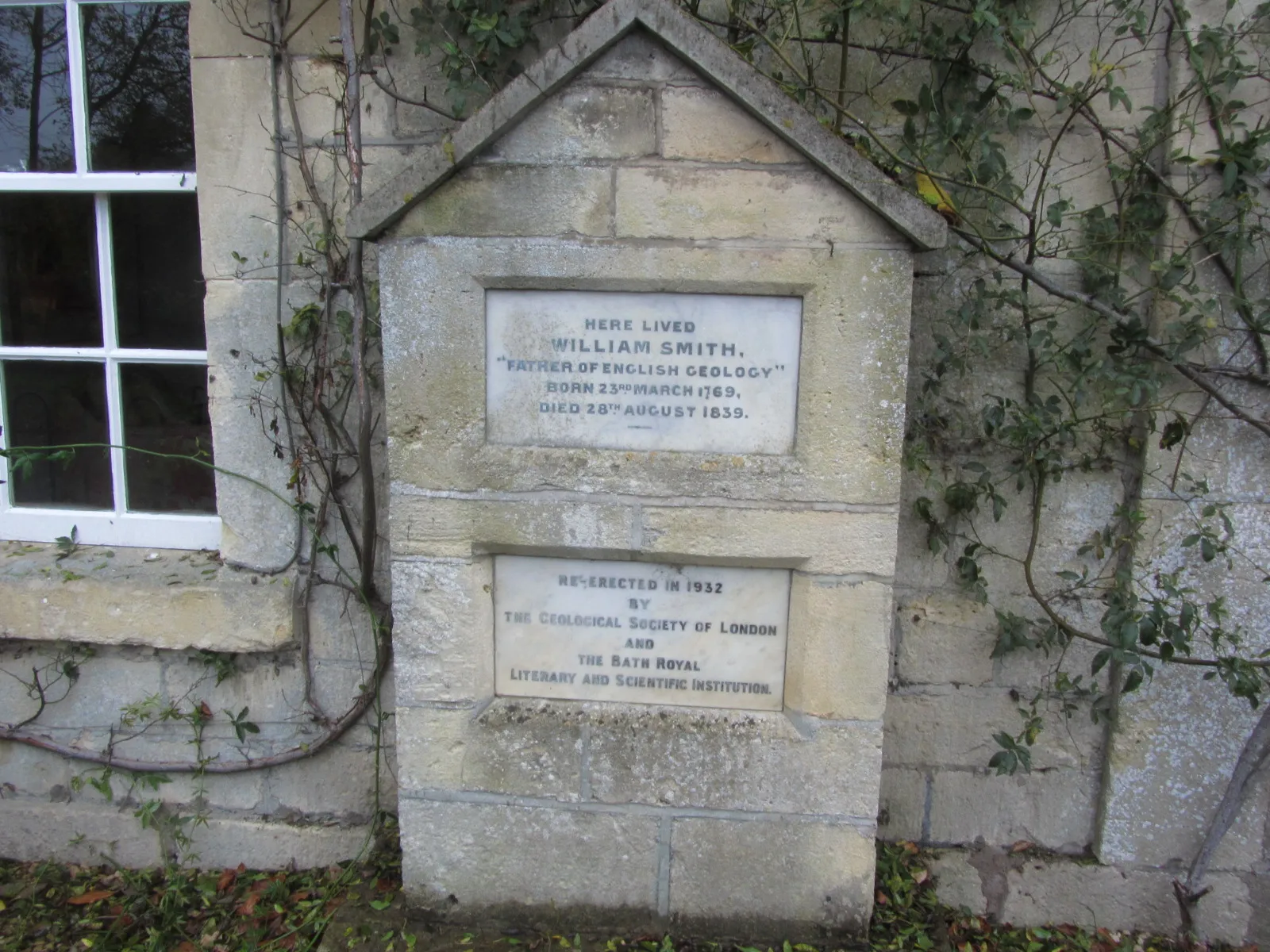 15-1495-171115-memorial-to-william-smith-father-of-english-geology-at-tucking-mill-monkton-combe