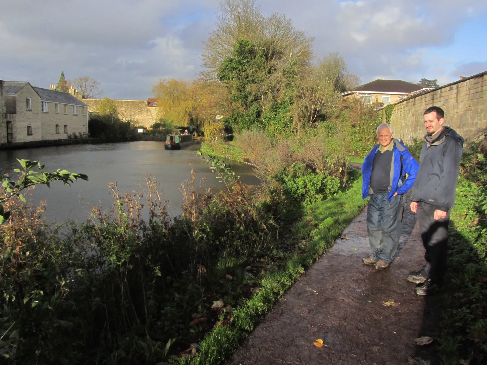 15-1500-171115-david-stewart-on-kennet-avon-canal-towpath-near-sydney-wharf-bridge-bath