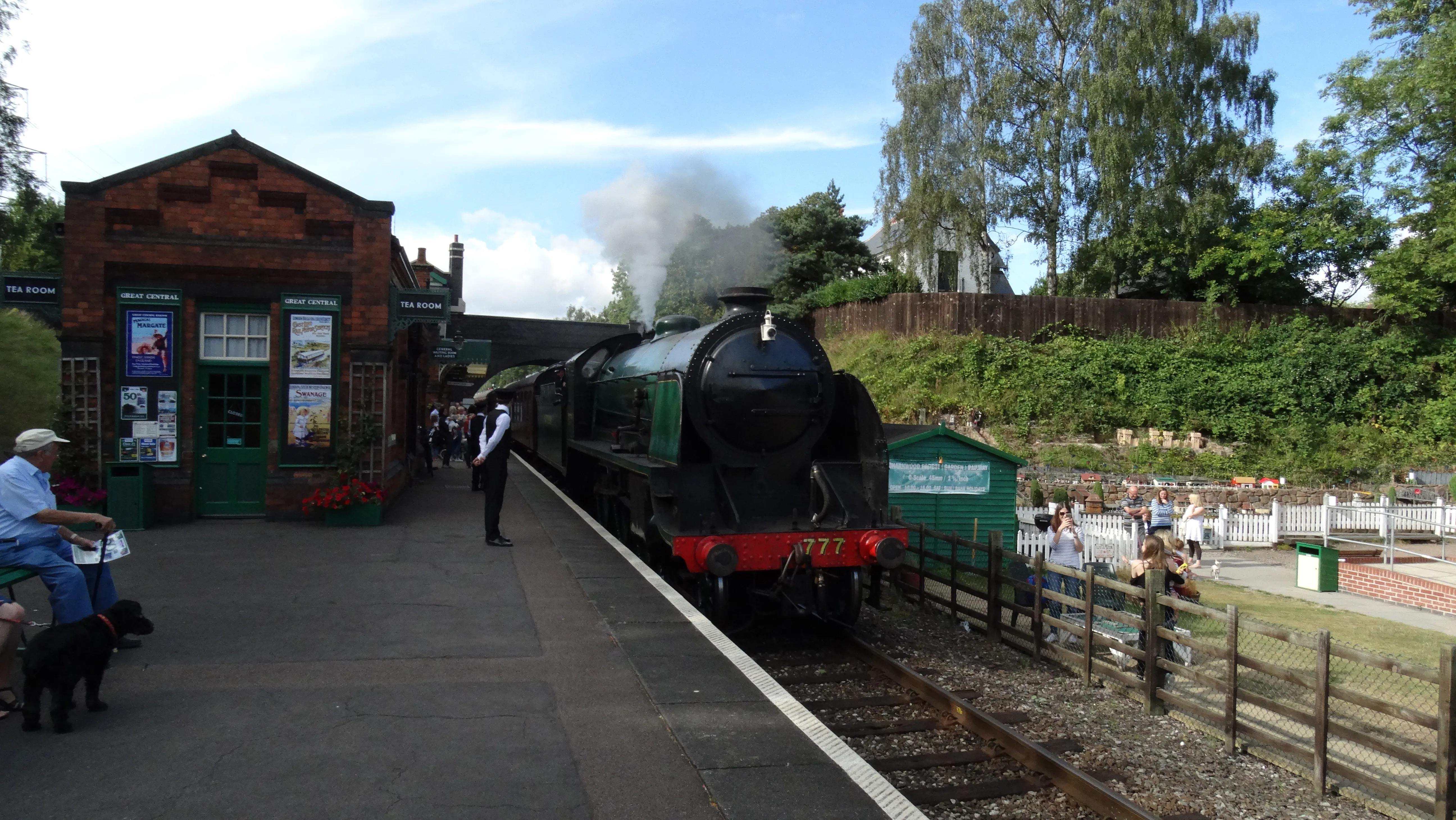 16-1482-210816-rothley-station-great-central-railway-leics-engine-777-entering-station