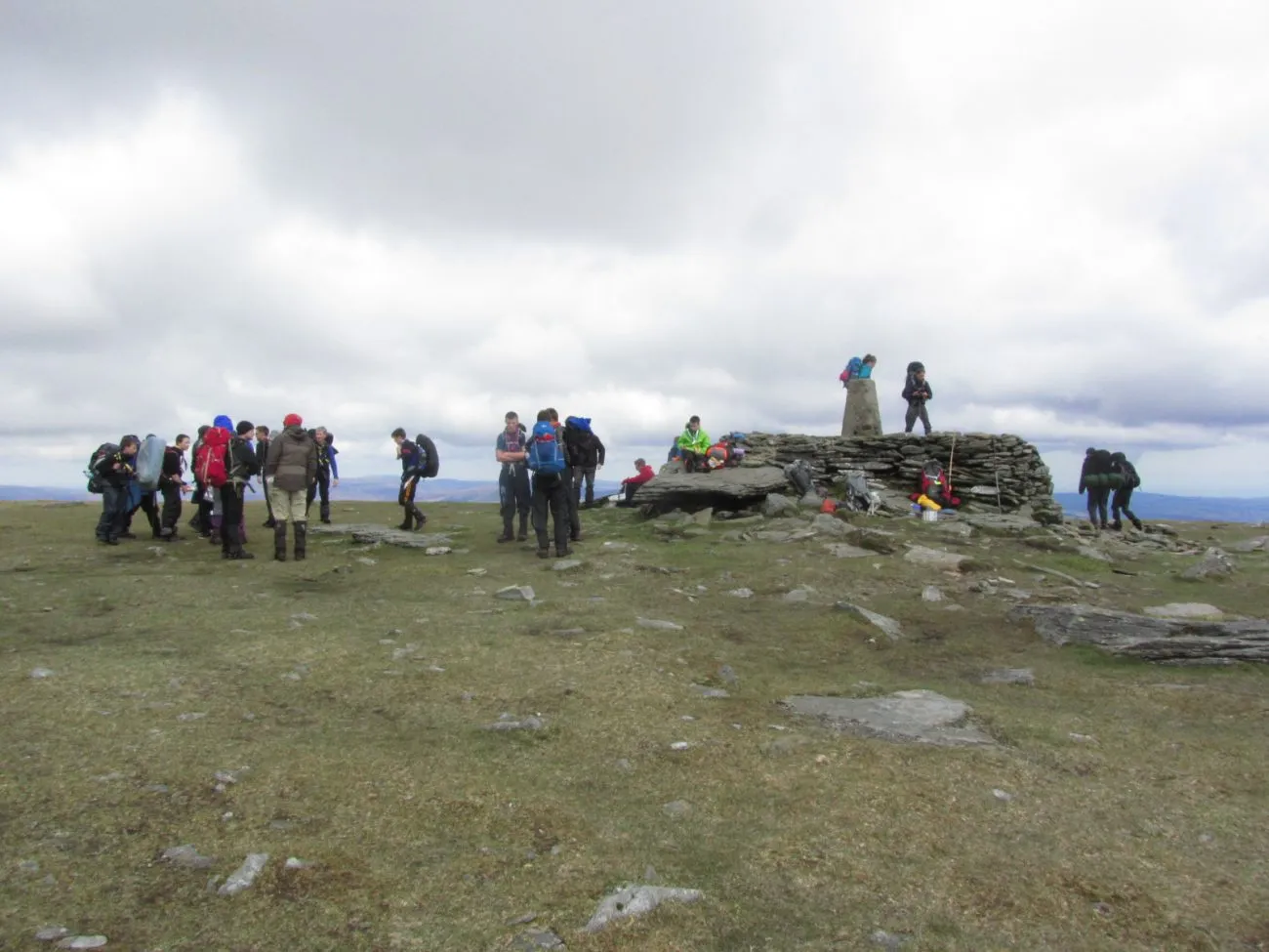 15-318-090515-walkers-gathered-on-lugnaquilla-summit