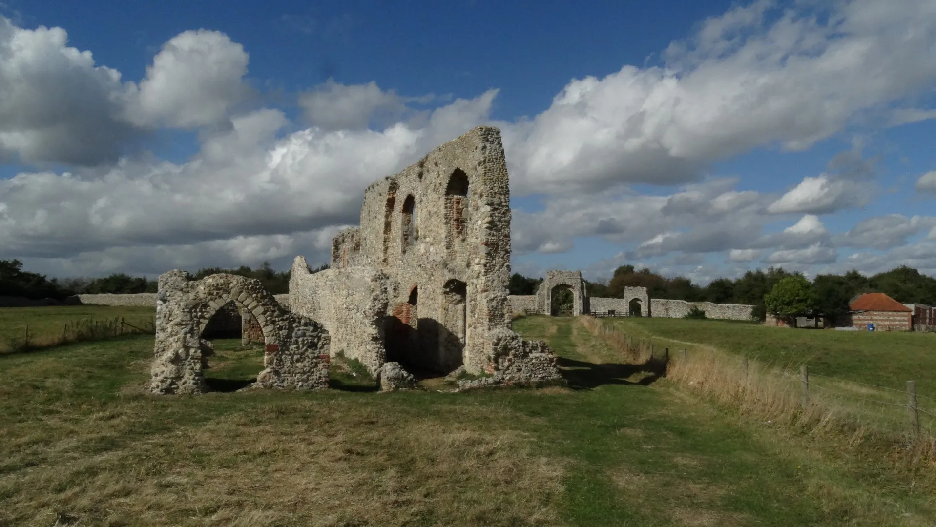 16-1764-300916-remains-of-greyfriars-at-dunwich-large