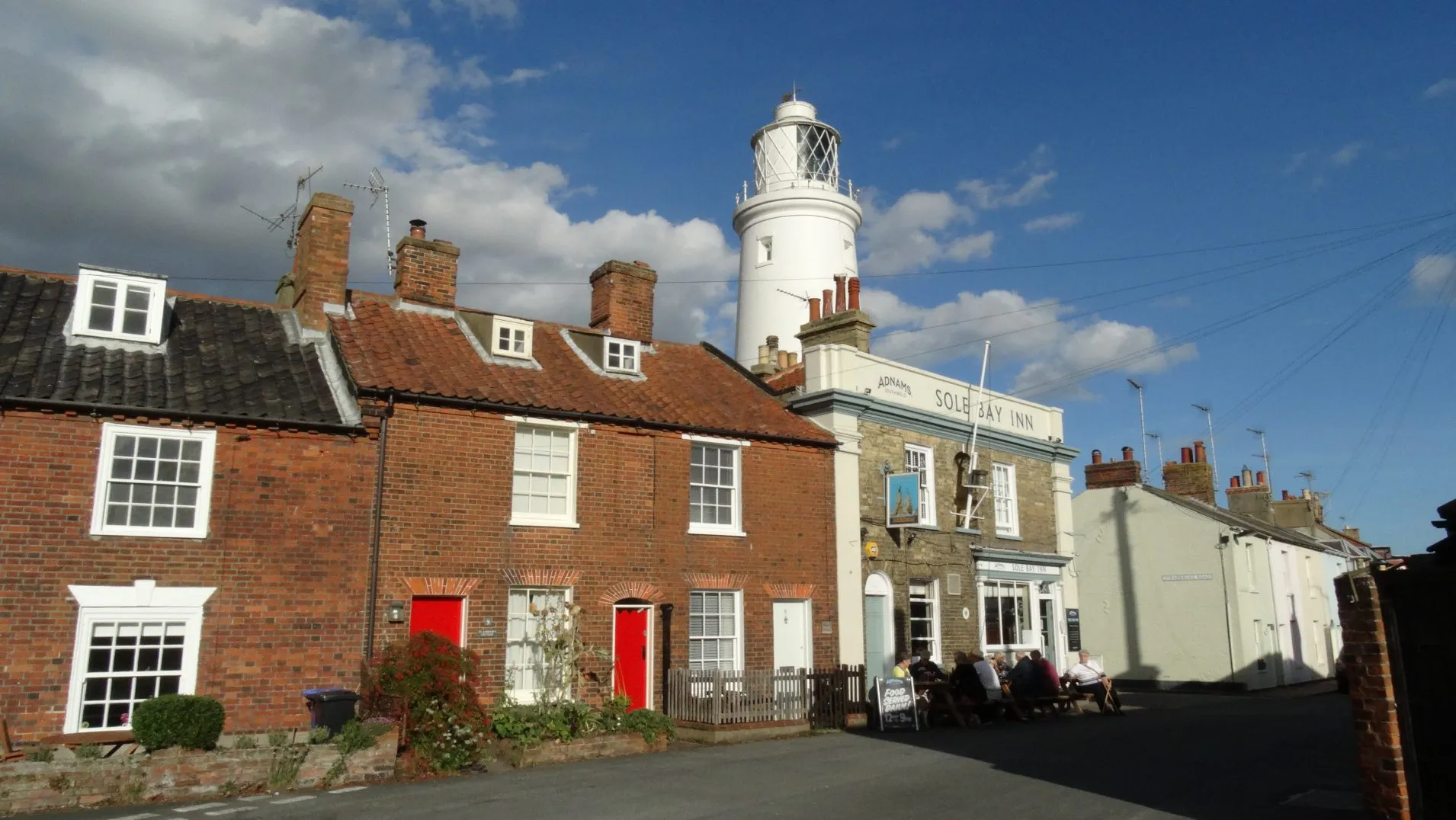 16-1790-300916-southwold-lighthouse-sole-bay-inn