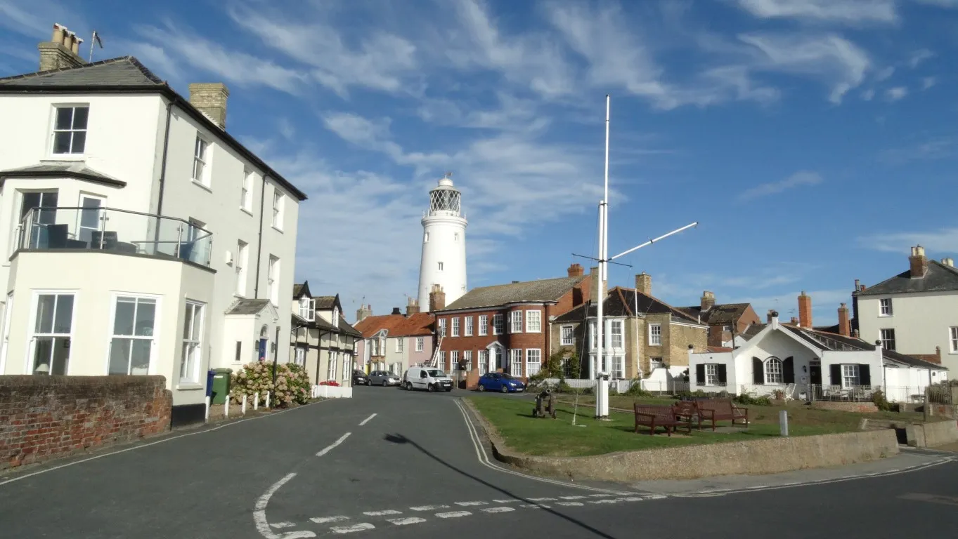 ecr-16-1718-280916-southwold-the-lighthouse-as-seen-from-st-james-green-medium